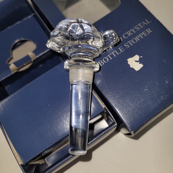 Towle Austria Full Lead Crystal TURTLE Wine Bottle Decanter Stopper flared NIB - Picture 4 of 5
